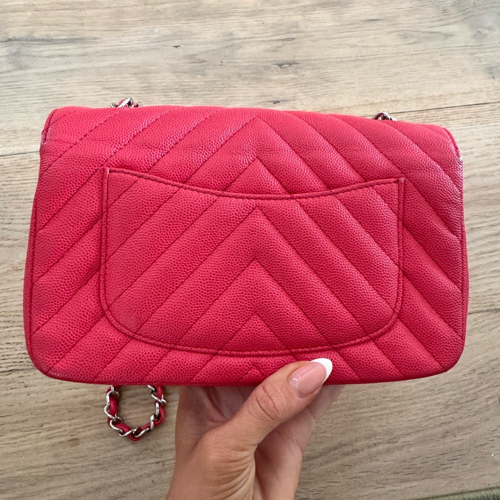 Chanel Red Chevron Crossbody Bag - Picture 4 of 9